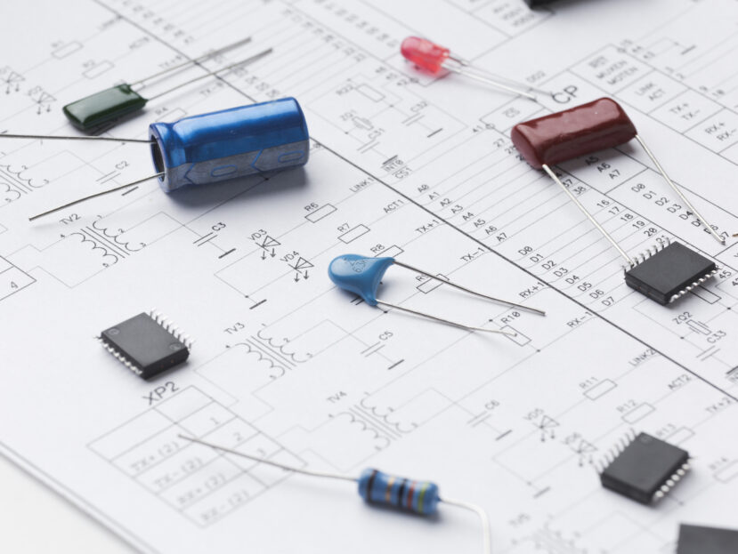 Oznaczenia elektryczne na projekcie – jak czytać i tworzyć profesjonalne schematy